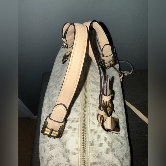 Michael Kors Grayson Vanilla Satchel - Picture 3 of 9